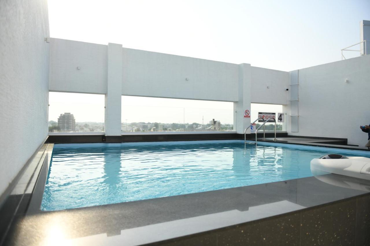 Hotel Blueivy Anand Luaran gambar
